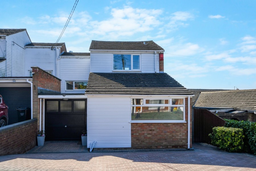 Images for Cromwell Avenue, Billericay, Essex