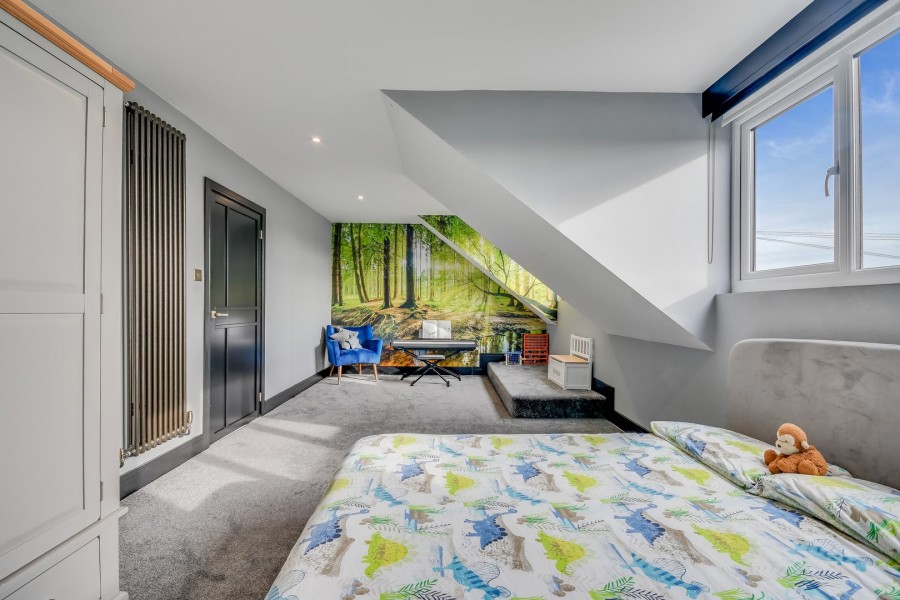 Images for Central Avenue, Billericay, Essex