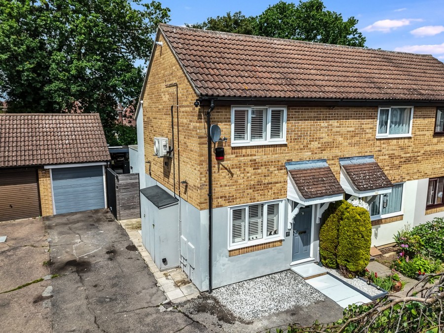 Images for Lampern Crescent, Billericay, Essex