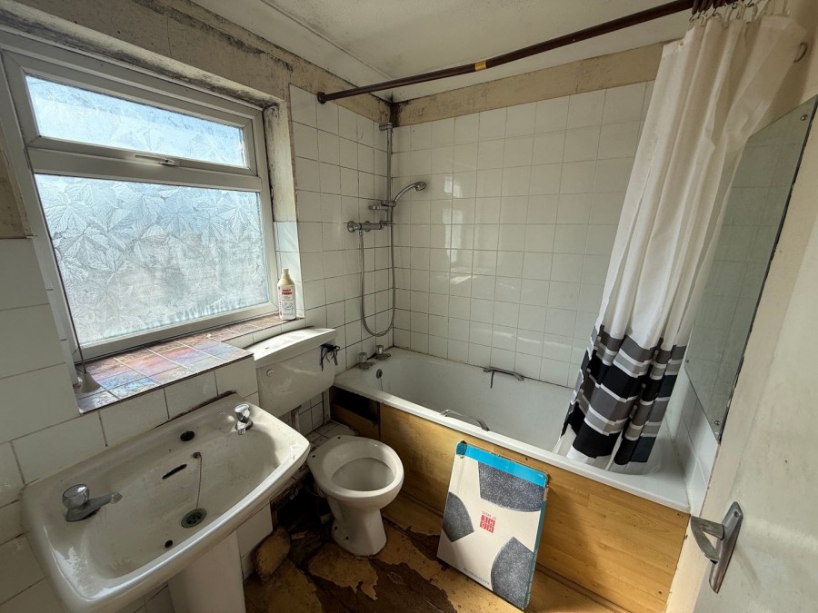 Images for Belgrave Road, Billericay, Essex
